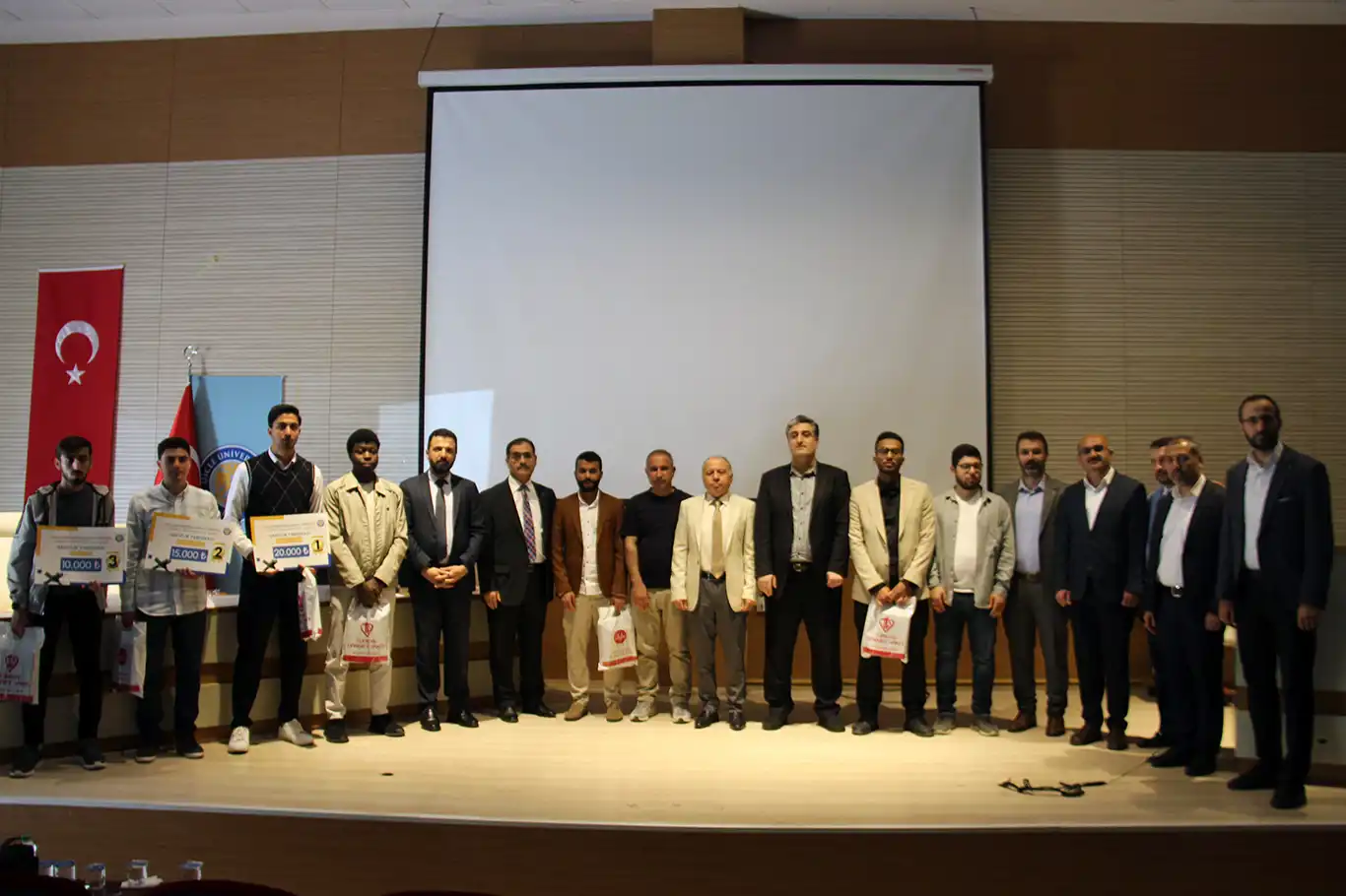 Üniversiteler arası hafızlık yarışmasının bölge finali Diyarbakır'da gerçekleşti