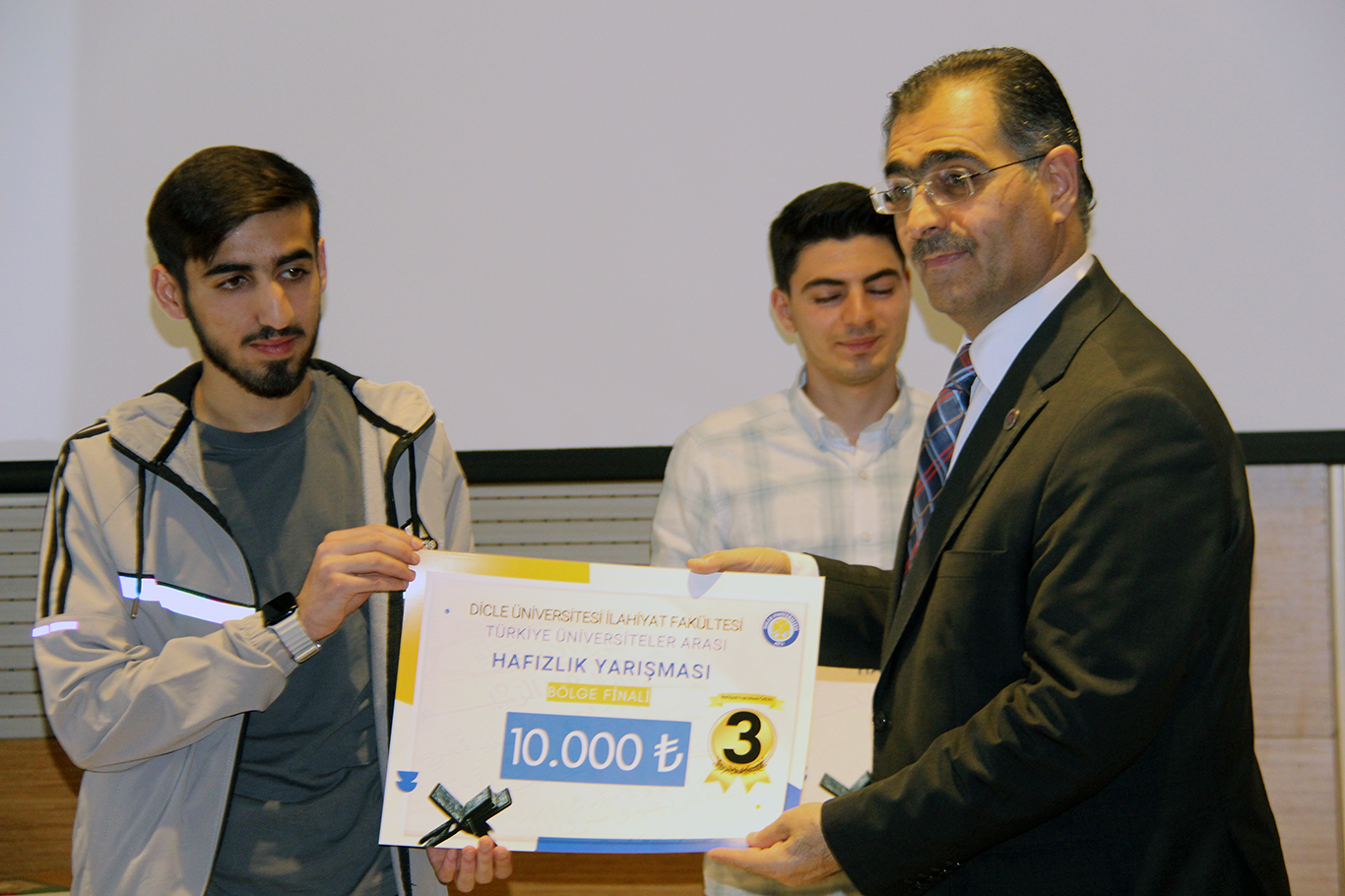 Üniversiteler arası hafızlık yarışmasının bölge finali Diyarbakır'da gerçekleşti