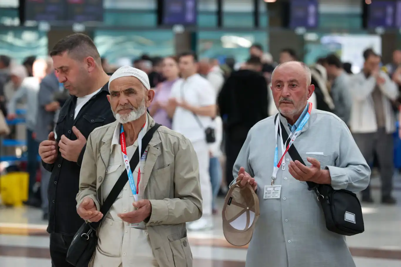 Ankara’dan ilk hac kafilesi dualarla uğurlandı Ankara’dan ilk hac kafilesi dualarla uğurlandı