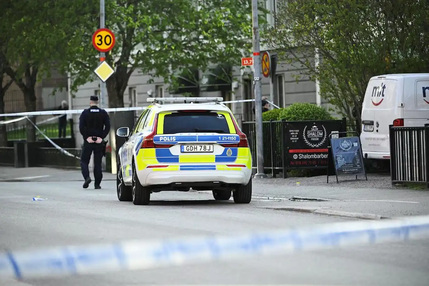 Sweden: Manhunt underway after triple fatal shooting in Uppsala Sweden: Manhunt underway after triple fatal shooting in Uppsala