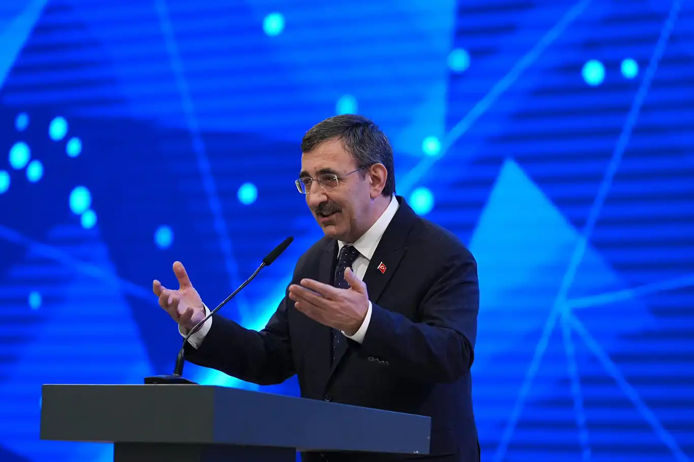 Cevdet Yılmaz: Enflasyon tek haneli rakamları görene kadar mücadelemiz sürecek Cevdet Yılmaz: Enflasyon tek haneli rakamları görene kadar mücadelemiz sürecek
