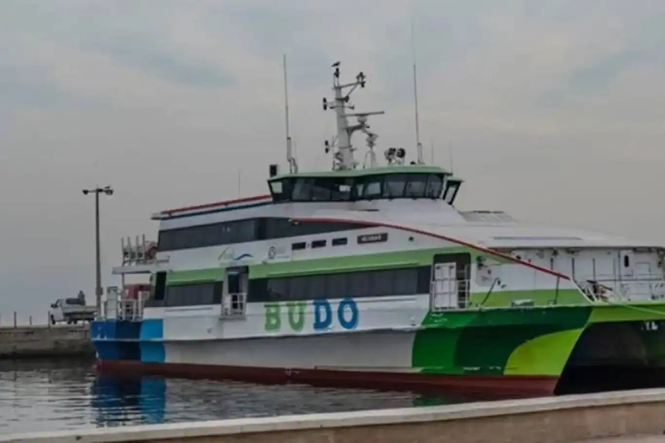 Bursa-İstanbul deniz otobüsü seferlerine fırtına engeli Bursa-İstanbul deniz otobüsü seferlerine fırtına engeli