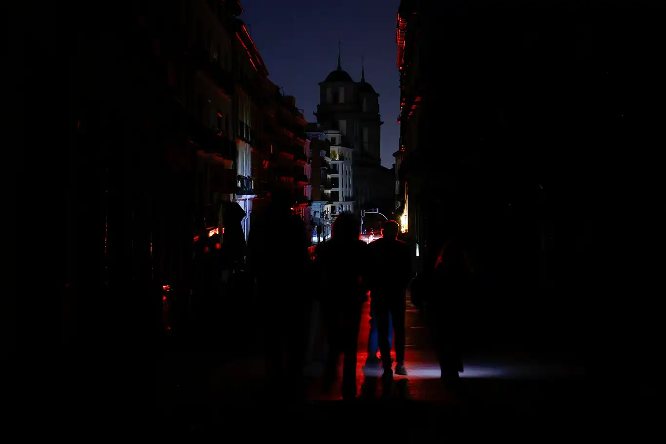 İspanya'da elektrik kesintileri nedeniyle 5 kişi öldü