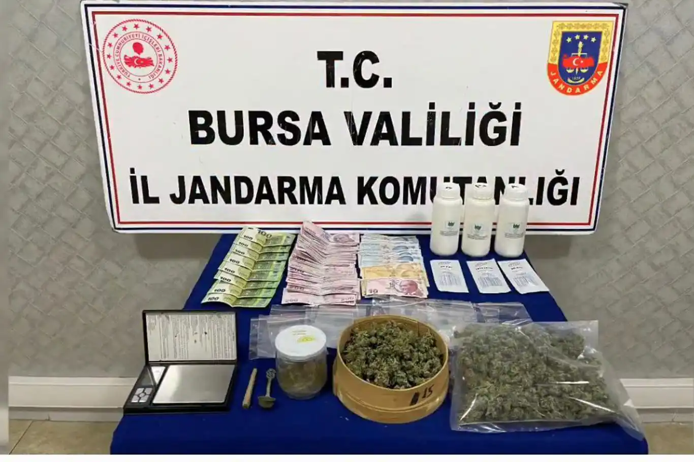 Bursa’da uyuşturucu operasyonu: 19 tutuklama Bursa’da uyuşturucu operasyonu: 19 tutuklama