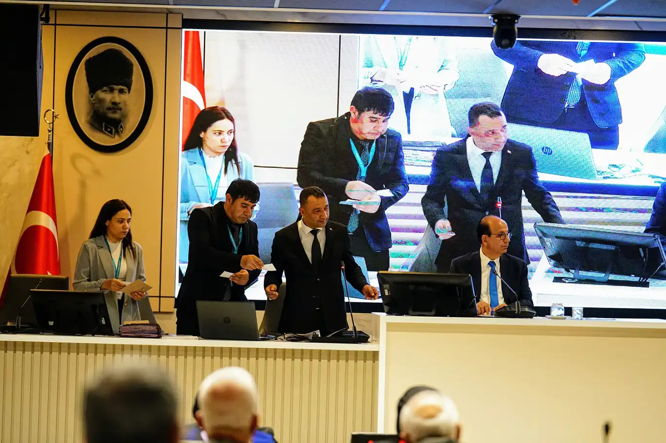 Yeşilyurt Belediye Meclisi'nde encümen ve ihtisas komisyon üyeleri belli oldu Yeşilyurt Belediye Meclisi'nde encümen ve ihtisas komisyon üyeleri belli oldu