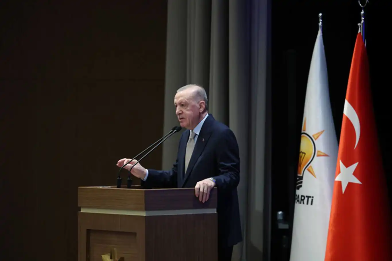 Cumhurbaşkanı Erdoğan: Suriye'nin istikrarı için sorumlulukları kararlılıkla yerine getireceğiz Cumhurbaşkanı Erdoğan: Suriye'nin istikrarı için sorumlulukları kararlılıkla yerine getireceğiz