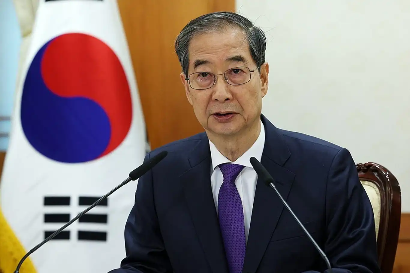 South Korea’s Acting President Han Duck-soo resigns to run in South Korea’s June election South Korea’s Acting President Han Duck-soo resigns to run in South Korea’s June election