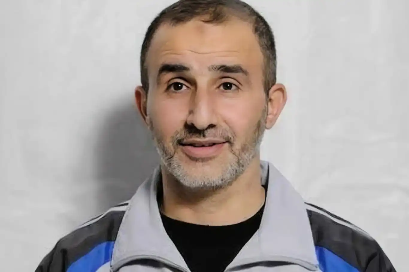 Kassam liderlerinden Hasan Selame, ağır işkenceler nedeniyle diş kaybı ve görme bozukluğu yaşıyor Kassam liderlerinden Hasan Selame, ağır işkenceler nedeniyle diş kaybı ve görme bozukluğu yaşıyor