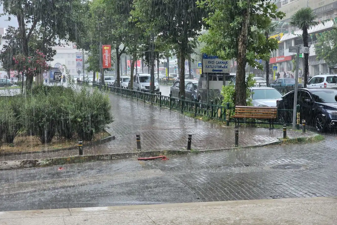 Bursa için kuvvetli yağış uyarısı Bursa için kuvvetli yağış uyarısı