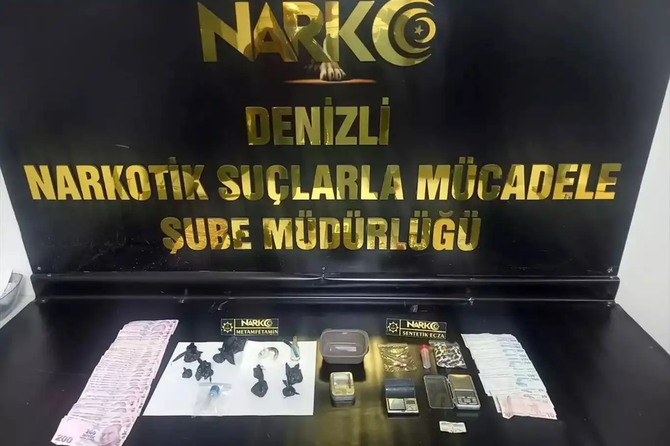 Denizli'de uyuşturucu operasyonu: 22 gözaltı Denizli'de uyuşturucu operasyonu: 22 gözaltı