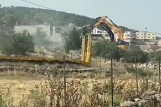Siyonistler işgal ettikleri toprakları genişletiyor: Batı Şeria’da 7 kişilik ailenin evi yıkıldı