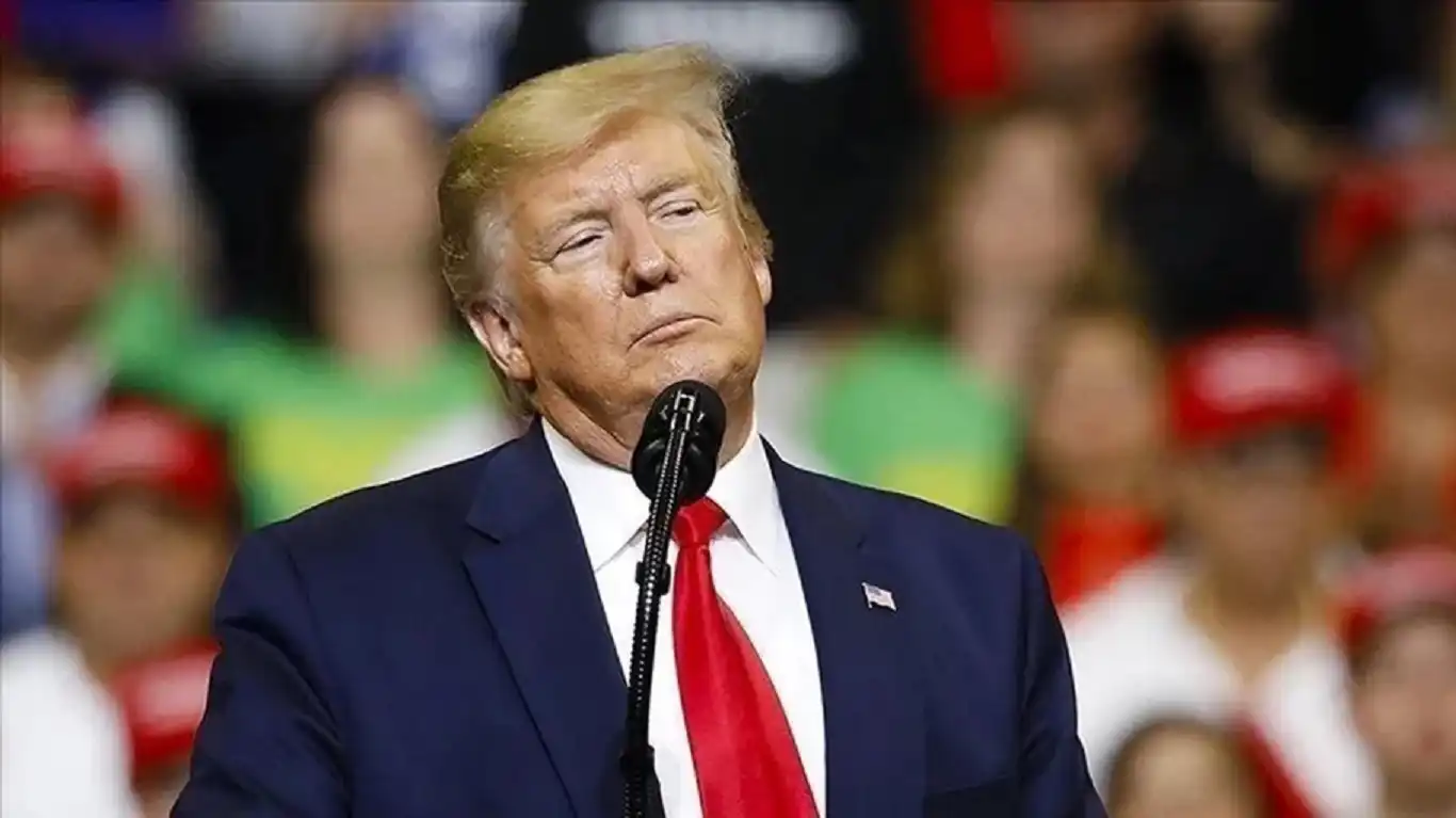 ترامب يلمح إلى تخفيف العقوبات عن سوريا ودمشق ترحب