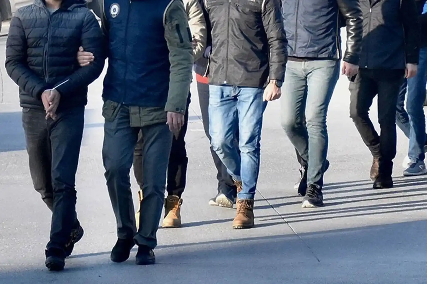 6 il merkezli operasyon: 102 şüpheli yakalandı 6 il merkezli operasyon: 102 şüpheli yakalandı
