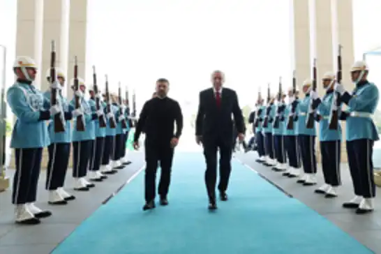 Erdoğan welcomes Ukrainian counterpart at presidential complex in Ankara
