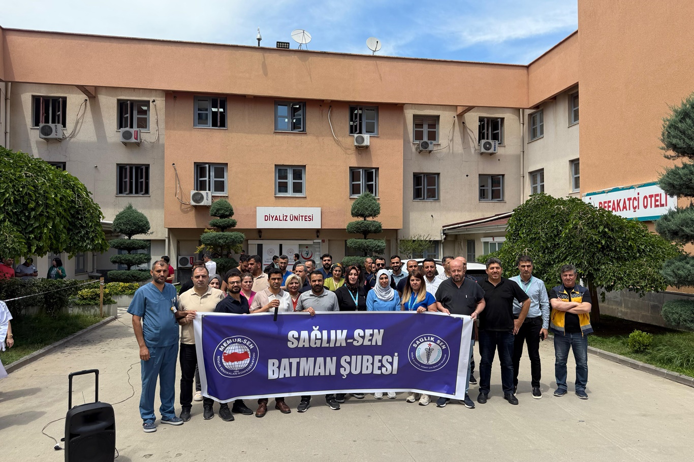 Sağlık-Sen Batman Şube Başkanı Dursun: Ebe ve hemşireler zor şartlarda çalışıyor Sağlık-Sen Batman Şube Başkanı Dursun: Ebe ve hemşireler zor şartlarda çalışıyor