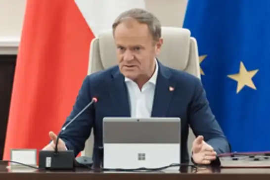 Serokwezîrê Polandê Tusk: Rûsan êrîşî sîberê li me dan dest pê kirin