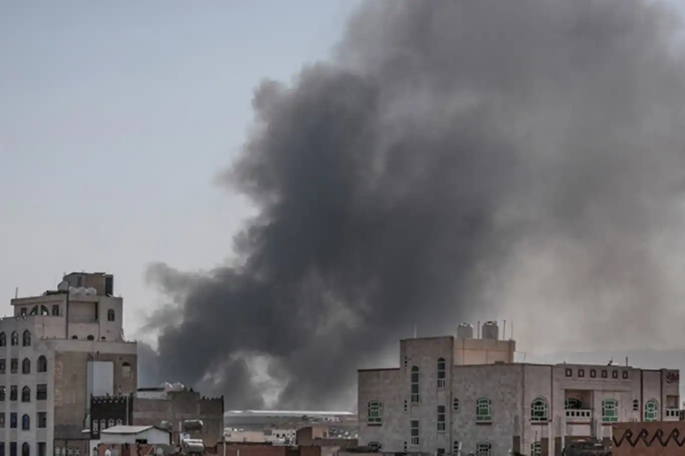 Siyonist rejim Yemen'e saldırdı: 1 şehit, 11 yaralı Siyonist rejim Yemen'e saldırdı: 1 şehit, 11 yaralı