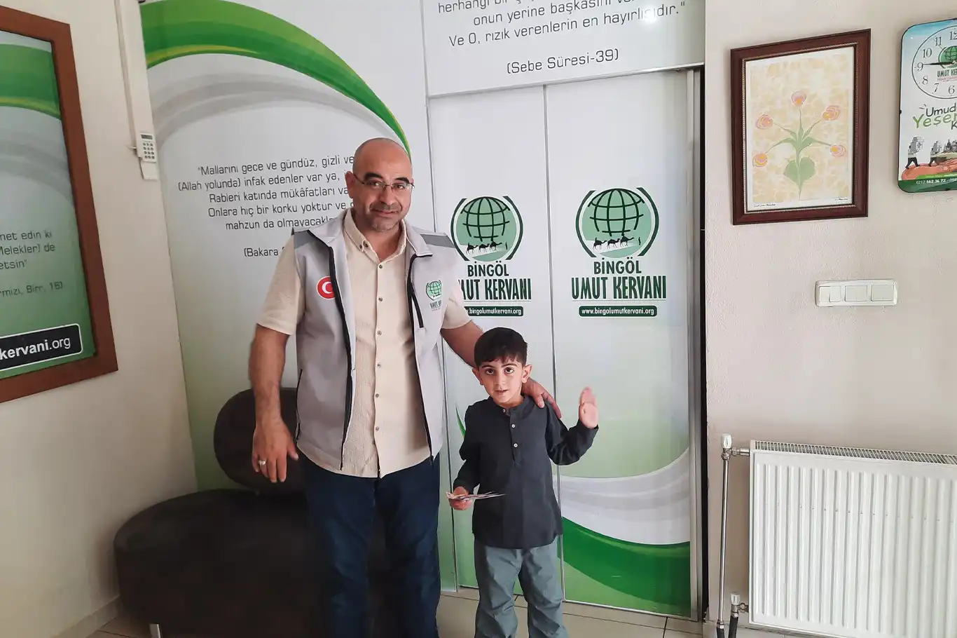 Minikler paralarını Gazze için bağışladı Minikler paralarını Gazze için bağışladı