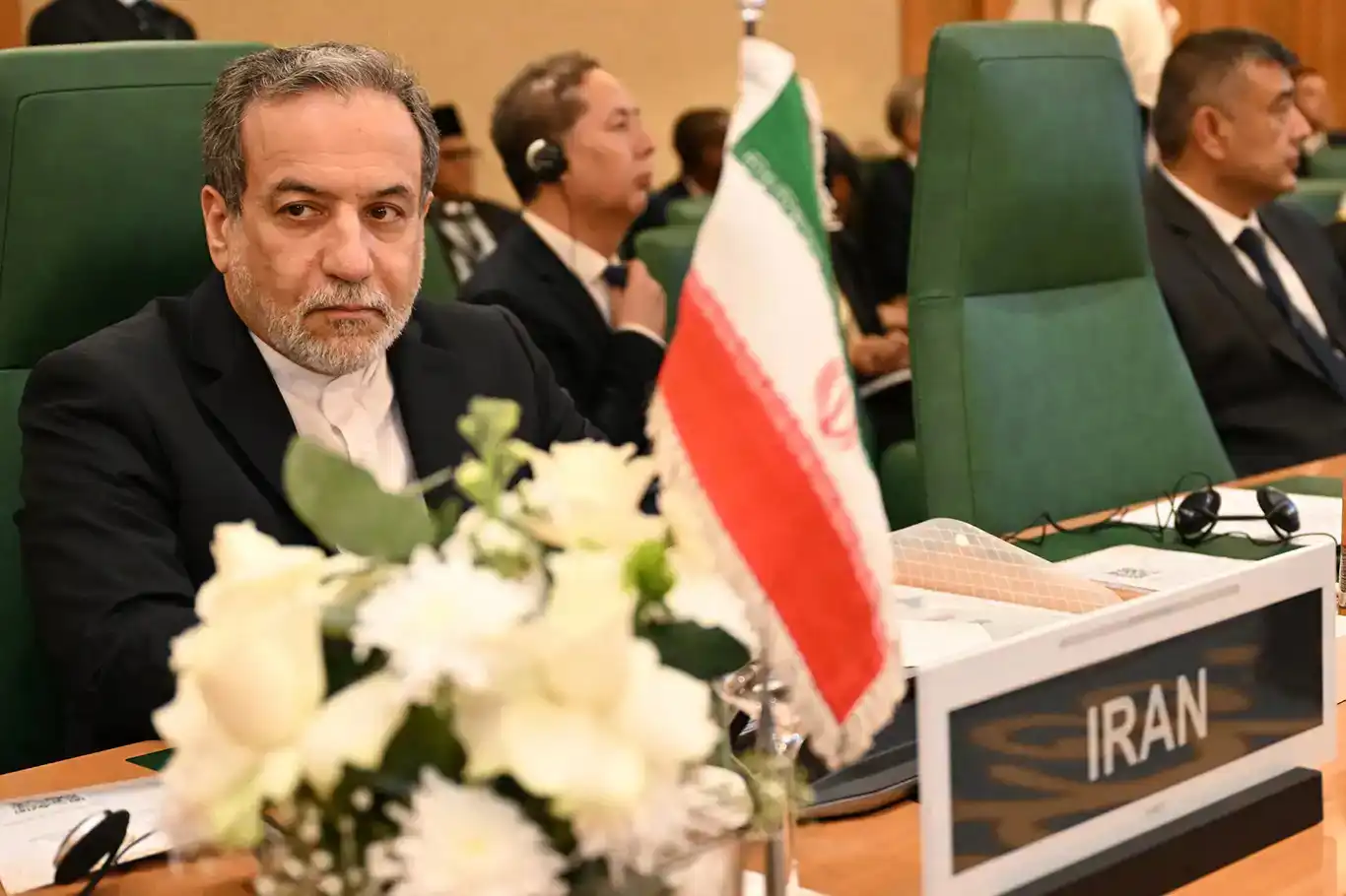 وەزیری دەرەوەی ئێران: پاراستنی پیتاندن و ژێرخانە ئەتۆمییەکان دانوستانی لەسەر ناکرێت وەزیری دەرەوەی ئێران: پاراستنی پیتاندن و ژێرخانە ئەتۆمییەکان دانوستانی لەسەر ناکرێت