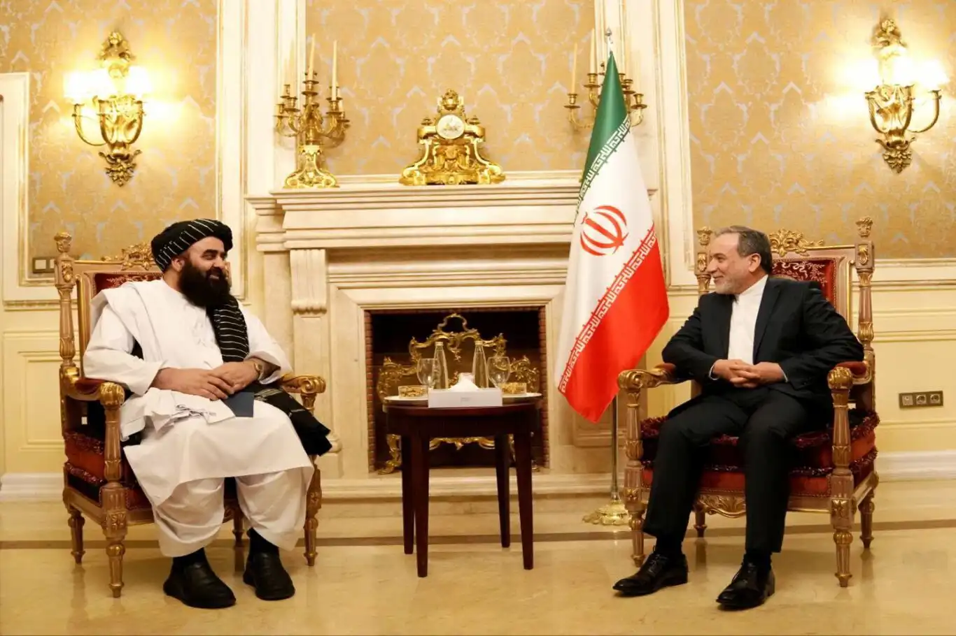 Afghan Foreign Minister meets Iranian President in Tehran