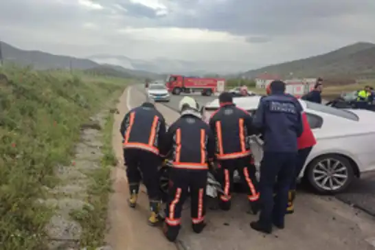 Du wesayît serî li serî li hev qelibîn: 2 mirî, 2 birîndar