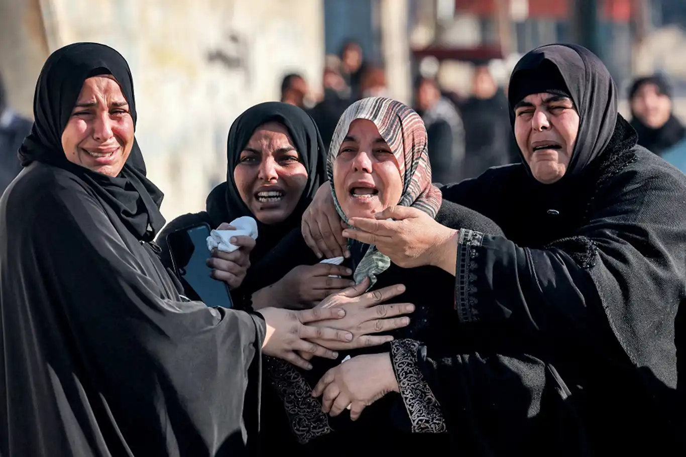 Gazze'de katliam sabahı: En az 60 şehit Gazze'de katliam sabahı: En az 60 şehit