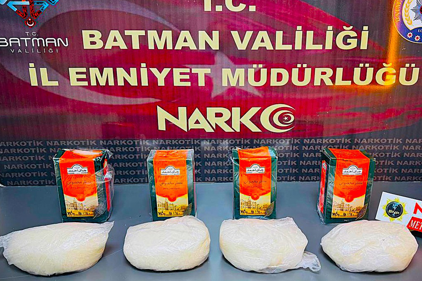 Batman'da otobüste 4 kilo metamfetamin ele geçirildi Batman'da otobüste 4 kilo metamfetamin ele geçirildi