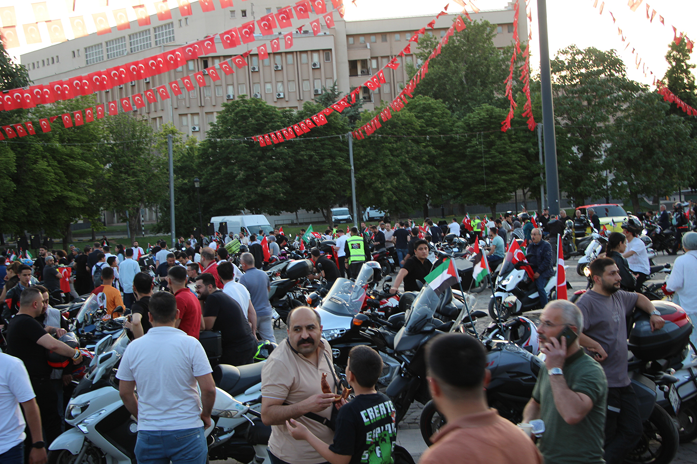 Gaziantep'te motosiklet sürücülerinden Gazze protestosu