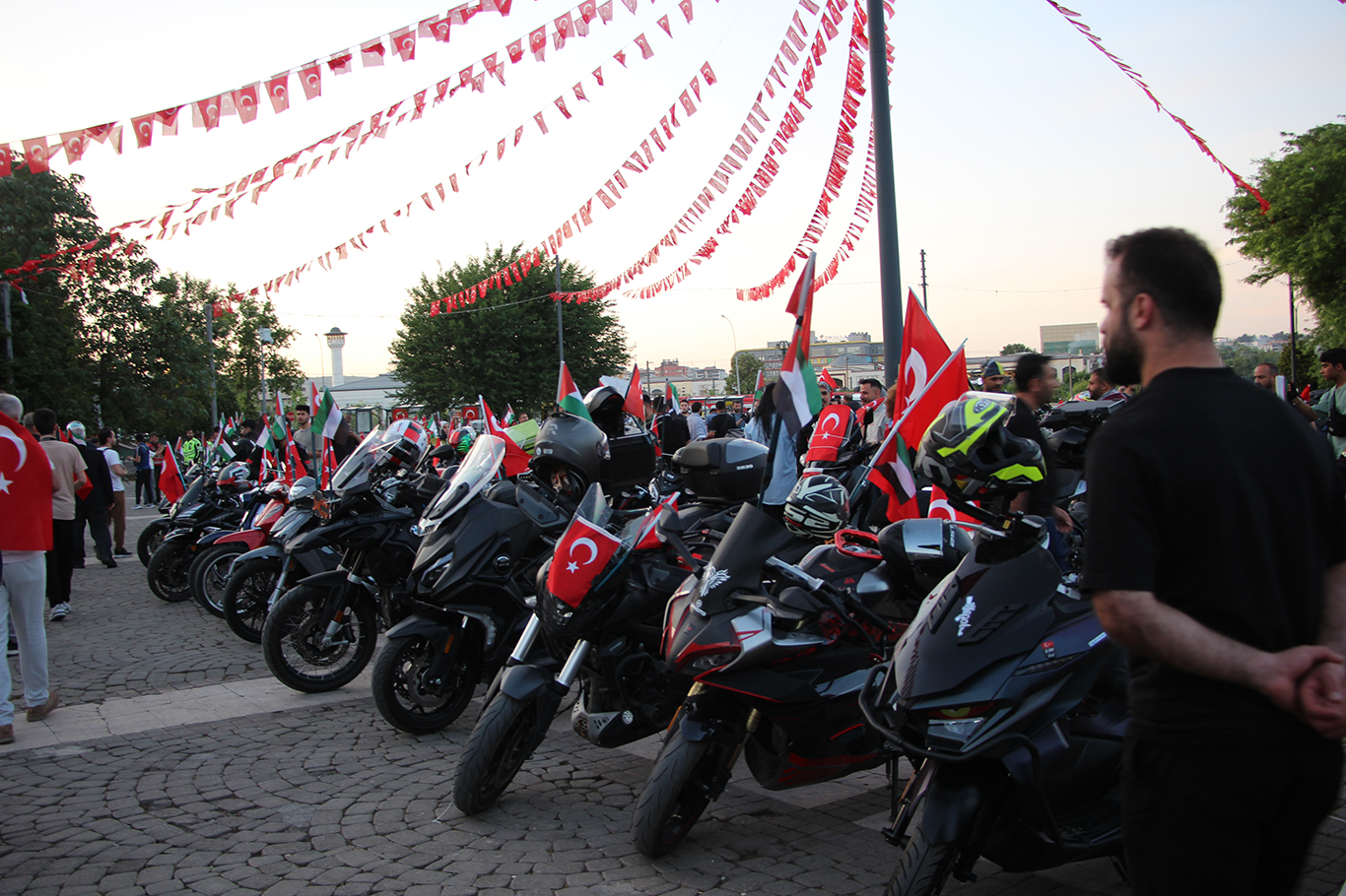Gaziantep'te motosiklet sürücülerinden Gazze protestosu