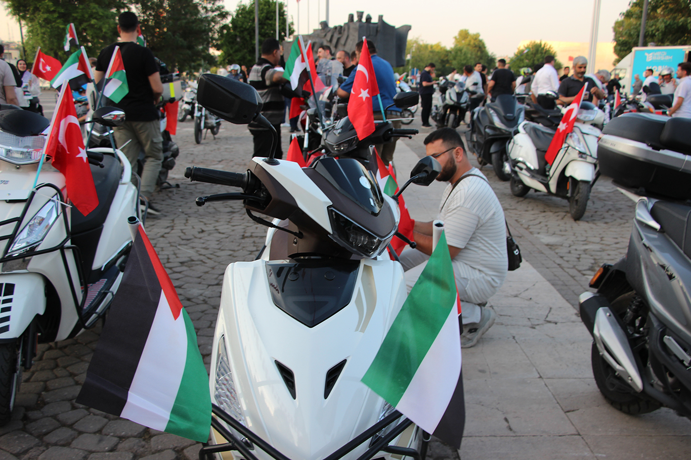 Gaziantep'te motosiklet sürücülerinden Gazze protestosu