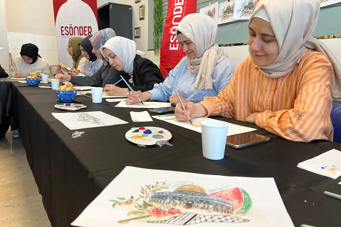 Öğretmenlerden "Renklerin Ardında Gazze" atölyesi