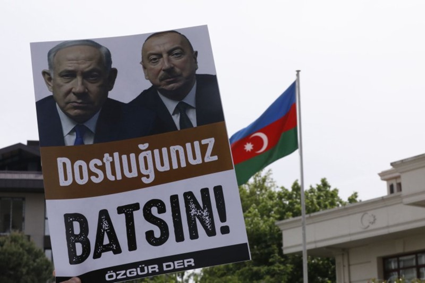 İşgalcilere destek veren Azerbaycan yönetimi İstanbul'da protesto edildi