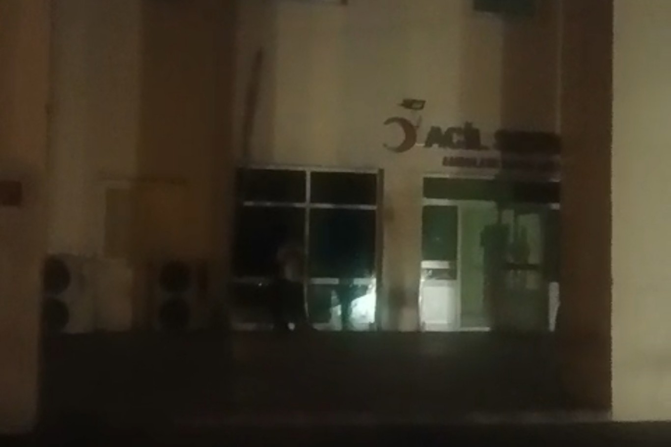 Nusaybin Devlet Hastanesi'nde elektrik kesintisi nedeniyle hastalar karanlıkta kaldı