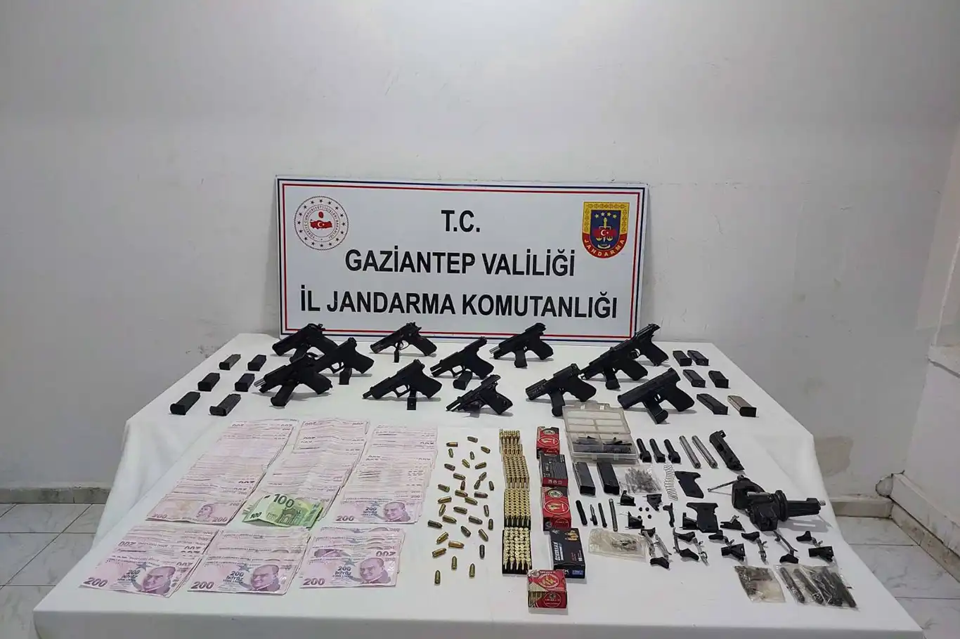 Gaziantep'te silah kaçakçılığı operasyonu: 2 tutuklama