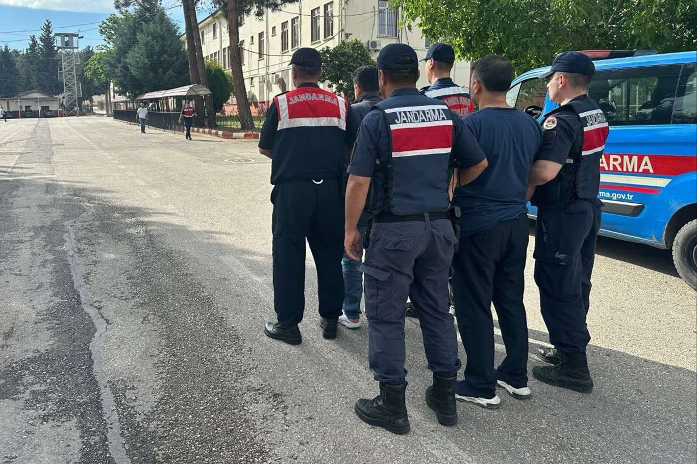 Gaziantep'te silah kaçakçılığı operasyonu: 2 tutuklama Gaziantep'te silah kaçakçılığı operasyonu: 2 tutuklama