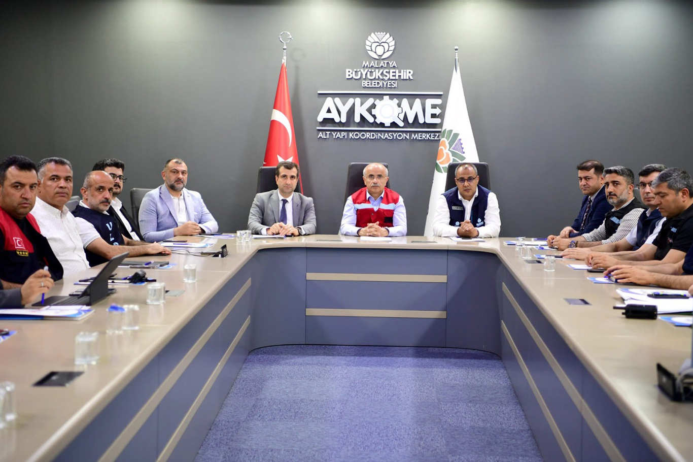 Büyükşehir Belediye Başkanı Er: Metrekareye 34 kilogramı bulan yağış düştü Büyükşehir Belediye Başkanı Er: Metrekareye 34 kilogramı bulan yağış düştü