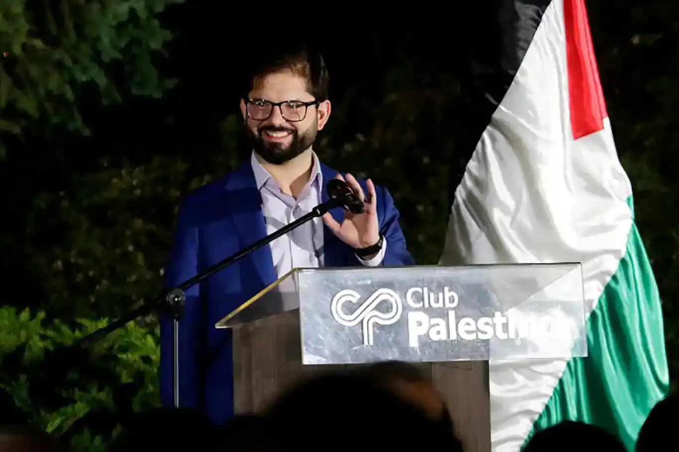 تشيلي تعلن سحب ملحقيها العسكريين من الأراضي المحتلة تشيلي تعلن سحب ملحقيها العسكريين من الأراضي المحتلة