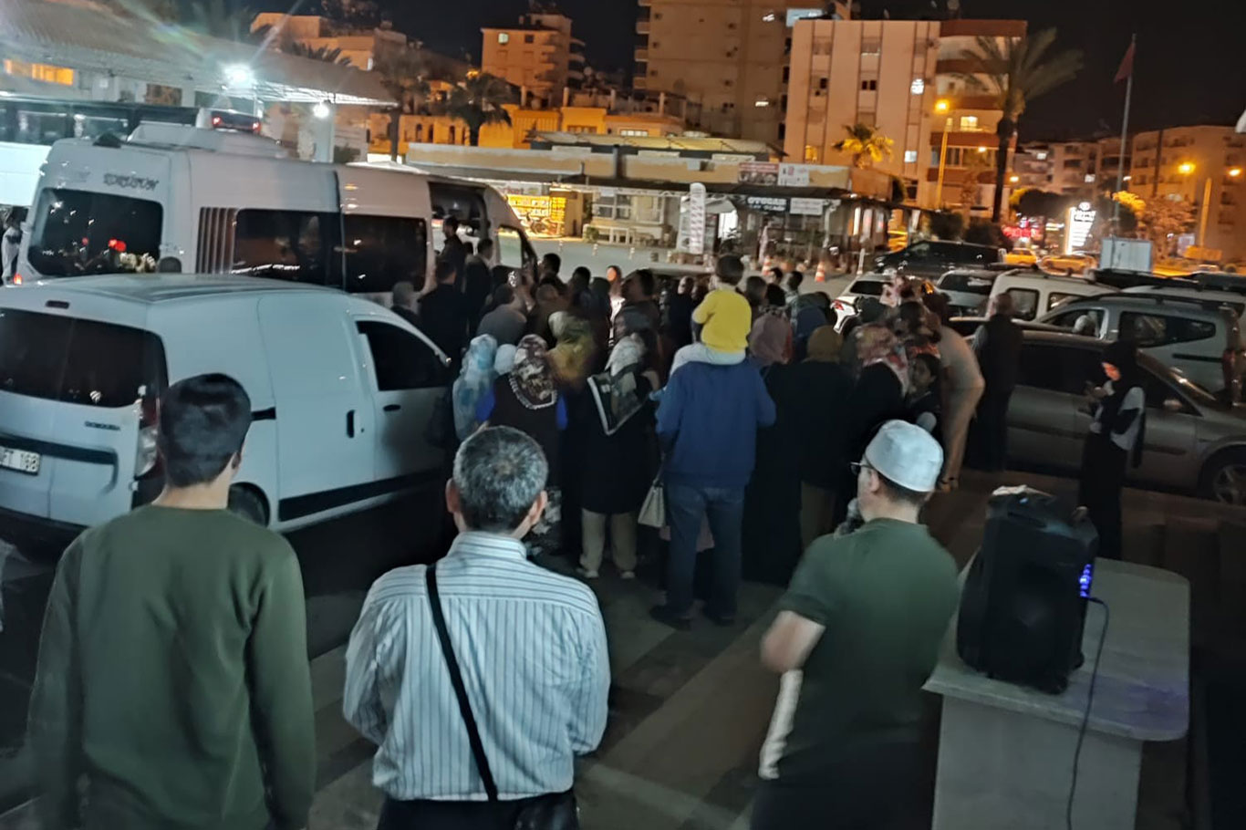 Anamur'dan hacı adayları kutsal topraklara dualarla uğurlandı.