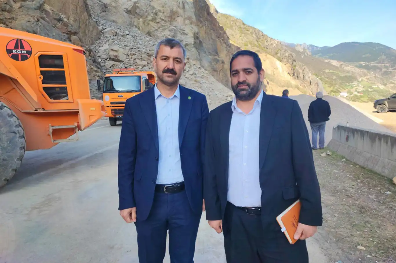 Oğraş: Zorunlu eğitim gençlerin iş gücü piyasasında yer edinmesini zorlaştırmaktadır Oğraş: Zorunlu eğitim gençlerin iş gücü piyasasında yer edinmesini zorlaştırmaktadır