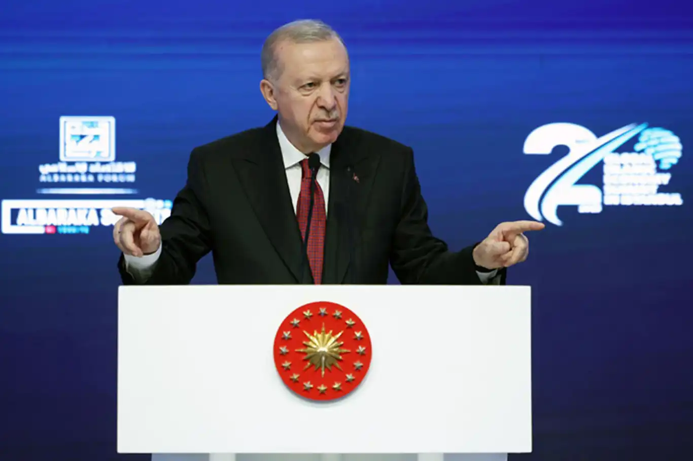 Cumhurbaşkanı Erdoğan: Faize dayalı ekonomik nizamın değişmesi için mücadeleden geri durmayacağız Cumhurbaşkanı Erdoğan: Faize dayalı ekonomik nizamın değişmesi için mücadeleden geri durmayacağız