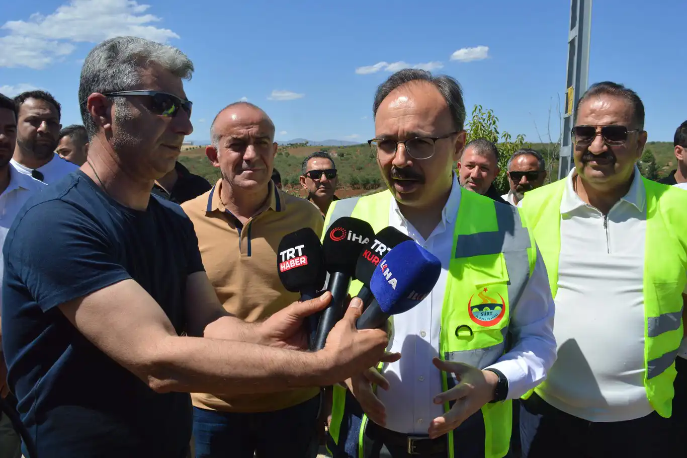 Vali Kızılkaya: Siirt’in yol sorununu 3 yılda kökten çözüyoruz Vali Kızılkaya: Siirt’in yol sorununu 3 yılda kökten çözüyoruz