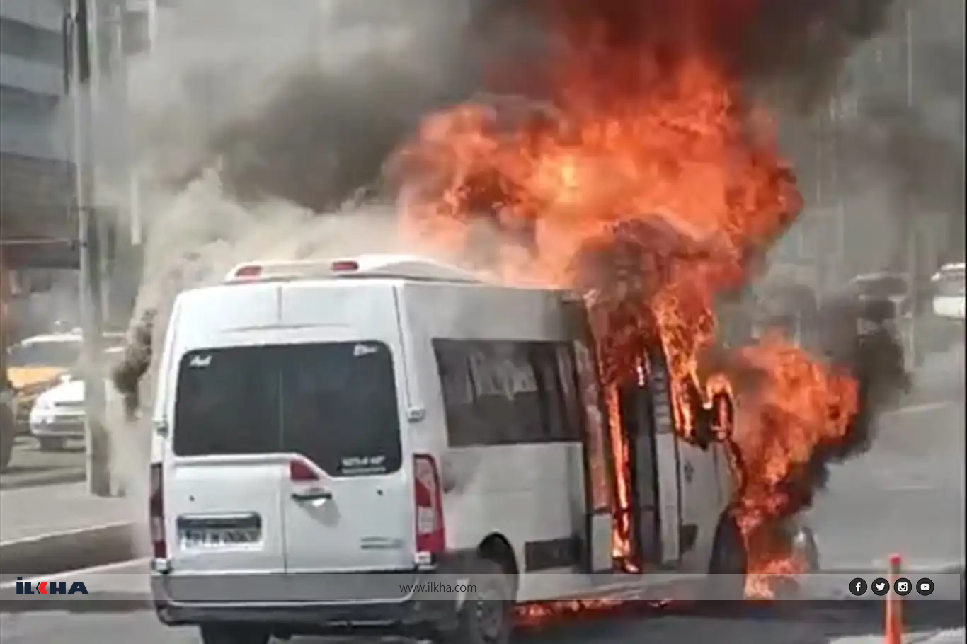 Li Dîyarbekirê mînîbûs şewitî Li Dîyarbekirê mînîbûs şewitî
