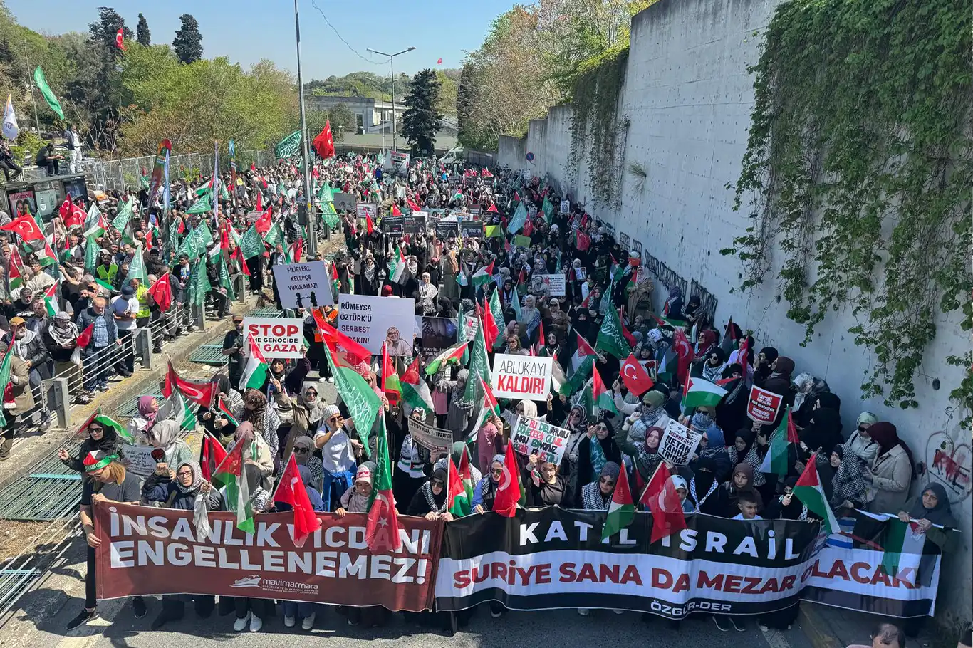 İstanbul'da binler ABD konsolosluğuna yürüdü