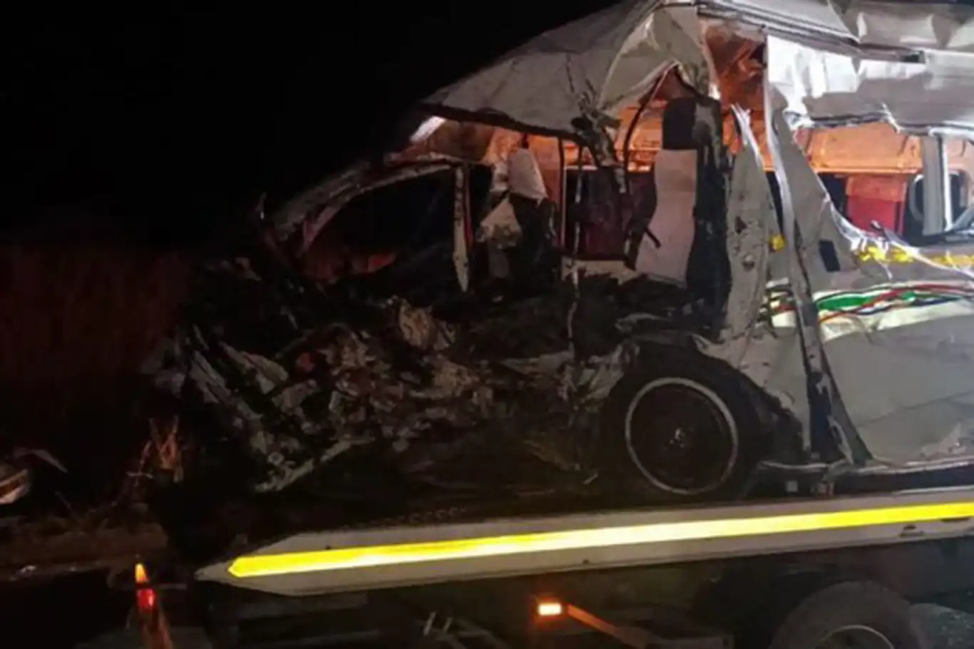 Güney Afrika'da trafik kaza: 15 ölü Güney Afrika'da trafik kaza: 15 ölü