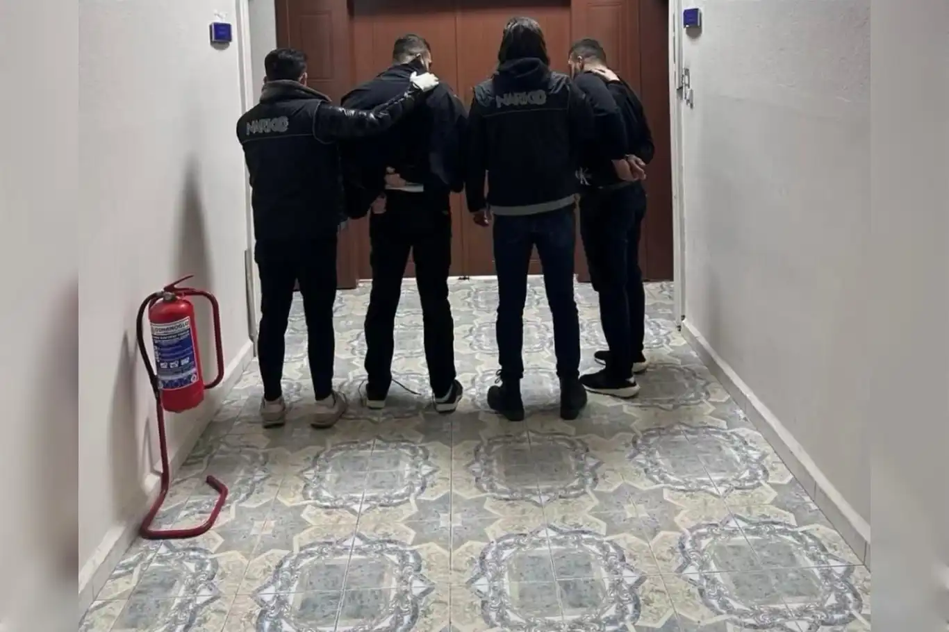 Mardin’de uyuşturucuya operasyonu: 5 sokak satıcısı tutuklandı Mardin’de uyuşturucuya operasyonu: 5 sokak satıcısı tutuklandı