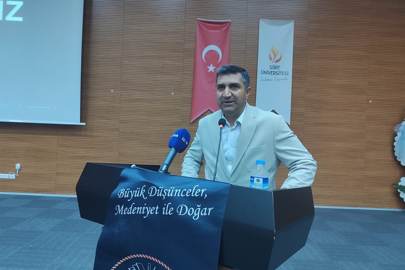 Yazar Dr. Turan: Kudüs, bir cihan hâkimiyeti simgesidir Yazar Dr. Turan: Kudüs, bir cihan hâkimiyeti simgesidir