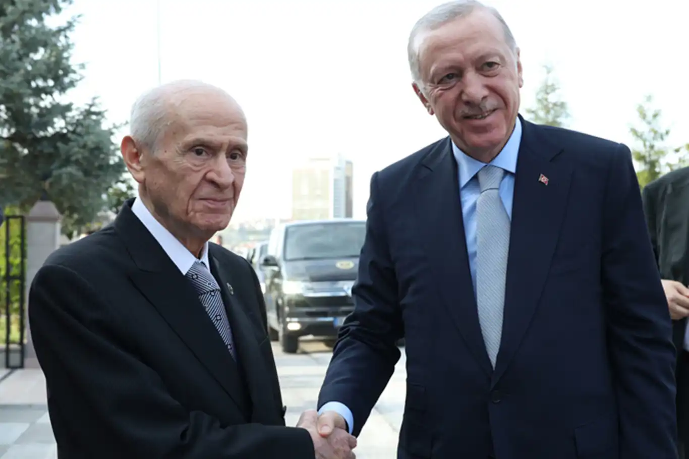 Cumhurbaşkanı Erdoğan, MHP Genel Başkanı Bahçeli ile bir araya geldi Cumhurbaşkanı Erdoğan, MHP Genel Başkanı Bahçeli ile bir araya geldi