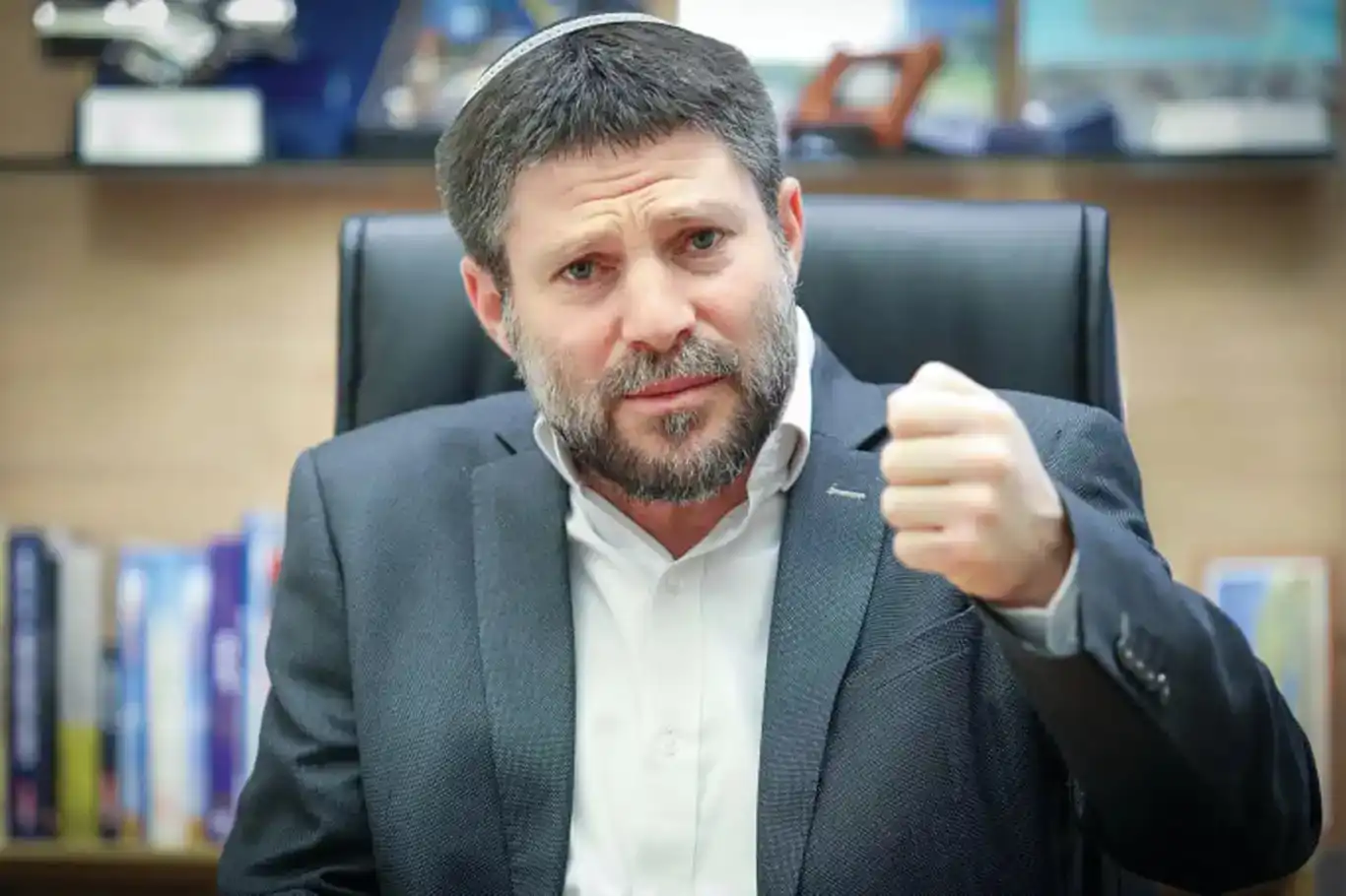 Siyonist Bakan Smotrich: Profesyonelce çalışıyoruz, Filistin devletini fiilen öldürüyoruz Siyonist Bakan Smotrich: Profesyonelce çalışıyoruz, Filistin devletini fiilen öldürüyoruz