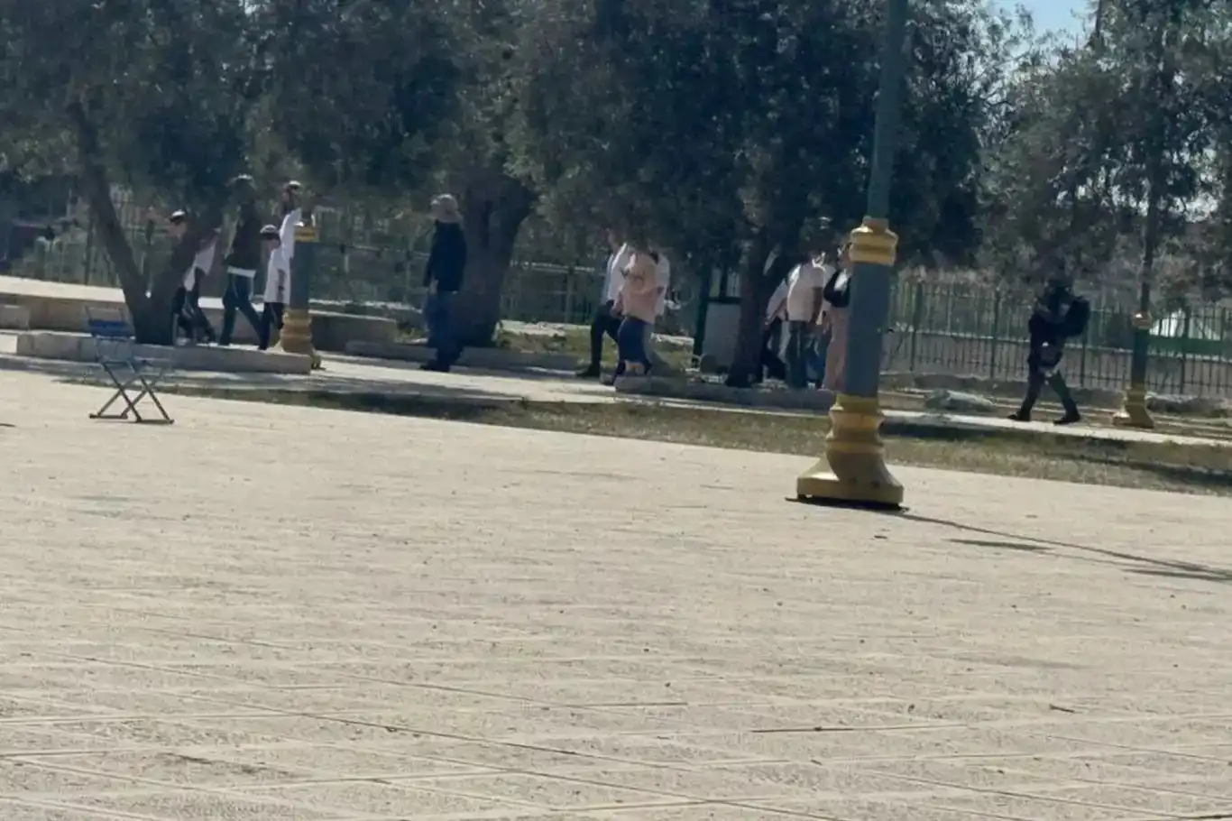 عشرات المستوطنين الصهاينة يدنسون ساحات المسجد الأقصى