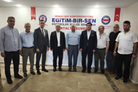 HÜDA PAR Antalya İl Başkanlığından, ailenin korunmasına dair kanun teklifi için STK'lara ziyaret